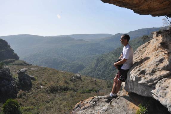 Admirando o mesmo visual que os índios já admiravam há 10 mil anos! (na Lapa Poinciano, P.E do Guartelá, região de Tibagi - PR)